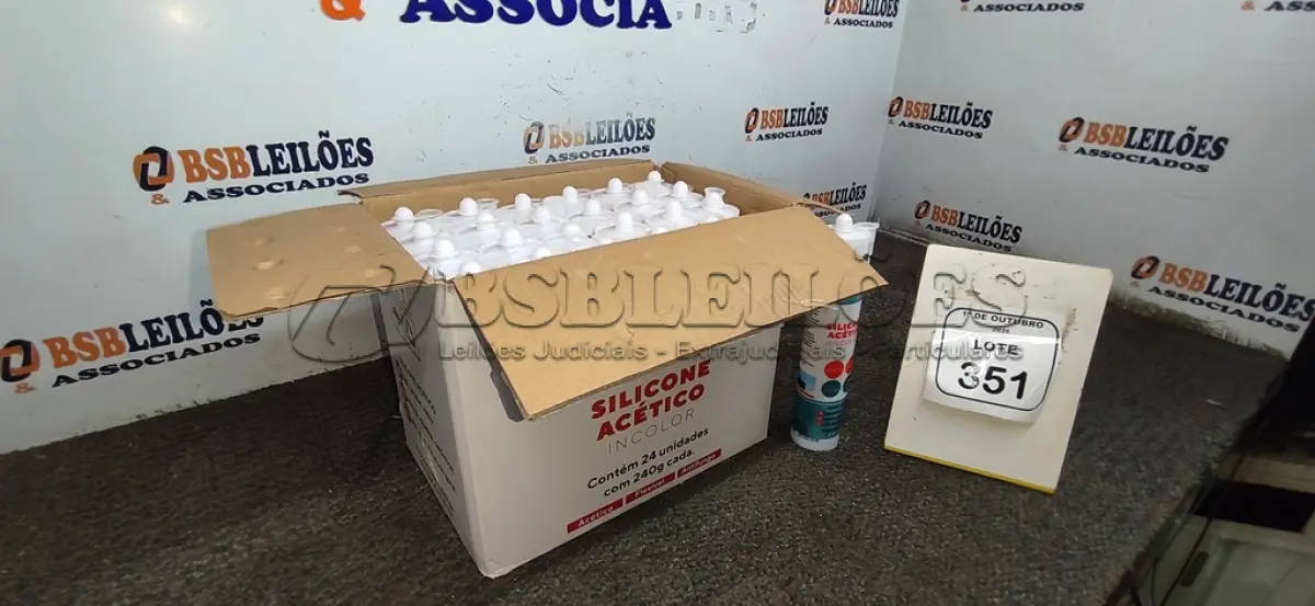 LOTE 351 - 12 UNIDADES DE SILICONE ACÉTICO INCOLOR DE 240G CADA MARCA MONUMENTAL. (NO ESTADO) ATENÇÃO! FAZER A VISITAÇÃO ANTES DE ARREMATAR, NÃO SABEMOS SE FUNCIONA, LEILÃO NÃO TEM GARANTIA E NEM DEVOLUÇÃO, SUJEITO A POSSÍVEIS AVARIAS VISÍVEIS/OCULTAS E/OU AUSÊNCIA DE COMPONENTES.