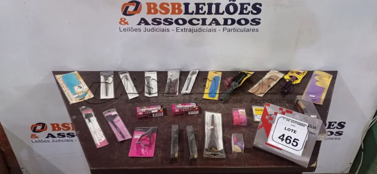 LOTE 465 - 01 LOTE COM UTENSÍLIOS DE HIGIENE E CUIDADOS PESSOAIS DIVERSOS. (NO ESTADO) ATENÇÃO! FAZER A VISITAÇÃO ANTES DE ARREMATAR, NÃO SABEMOS SE FUNCIONA, LEILÃO NÃO TEM GARANTIA E NEM DEVOLUÇÃO, SUJEITO A POSSÍVEIS AVARIAS VISÍVEIS/OCULTAS E/OU AUSÊNCIA DE COMPONENTES.