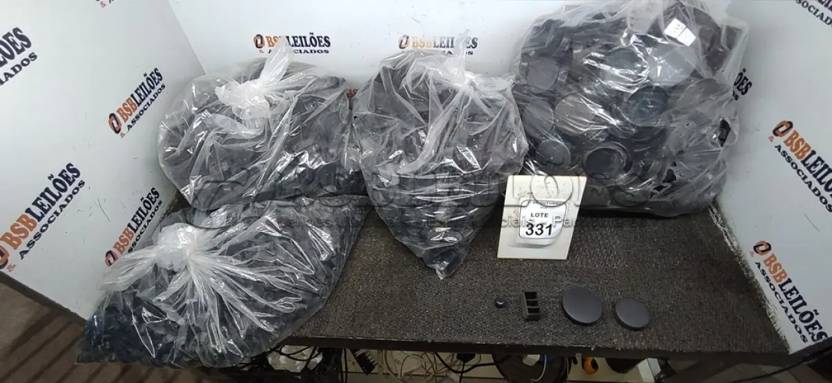 LOTE 331 - 01 LOTE COM GRANDE QUANTIDADE DE PONTEIRAS DE PLÁSTICO. (NO ESTADO) ATENÇÃO! FAZER A VISITAÇÃO ANTES DE ARREMATAR, NÃO SABEMOS SE FUNCIONA, LEILÃO NÃO TEM GARANTIA E NEM DEVOLUÇÃO, SUJEITO A POSSÍVEIS AVARIAS VISÍVEIS/OCULTAS E/OU AUSÊNCIA DE COMPONENTES.