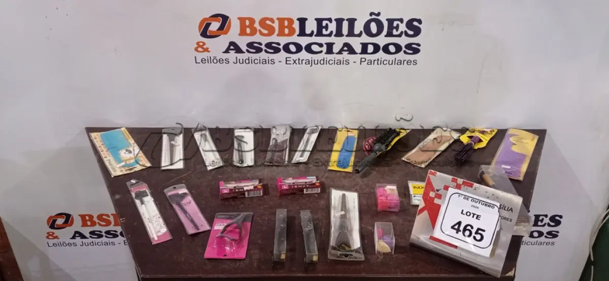 LOTE 465 - 01 LOTE COM UTENSÍLIOS DE HIGIENE E CUIDADOS PESSOAIS DIVERSOS. (NO ESTADO) ATENÇÃO! FAZER A VISITAÇÃO ANTES DE ARREMATAR, NÃO SABEMOS SE FUNCIONA, LEILÃO NÃO TEM GARANTIA E NEM DEVOLUÇÃO, SUJEITO A POSSÍVEIS AVARIAS VISÍVEIS/OCULTAS E/OU AUSÊNCIA DE COMPONENTES.