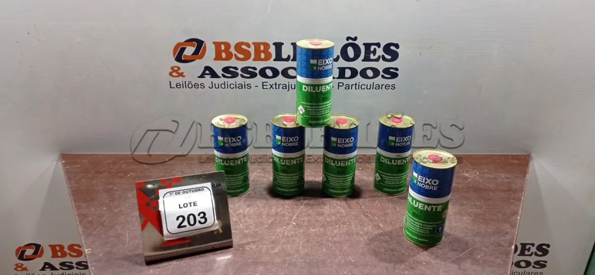 LOTE 203 - 06 LATAS DE DILUENTE THINNER 16 DE 900ML CADA MARCA EIXO NOBRE. (NO ESTADO) ATENÇÃO! FAZER A VISITAÇÃO ANTES DE ARREMATAR, NÃO SABEMOS SE FUNCIONA, LEILÃO NÃO TEM GARANTIA E NEM DEVOLUÇÃO, SUJEITO A POSSÍVEIS AVARIAS VISÍVEIS/OCULTAS E/OU AUSÊNCIA DE COMPONENTES.