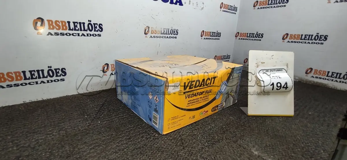 LOTE 194 - 01 CAIXA COM 13,5KG DE ARGAMASSA POLIMÉRICA IMPERMEÁVEL E FLEXÍVEL MARCA VEDACIT. (NO ESTADO) ATENÇÃO! FAZER A VISITAÇÃO ANTES DE ARREMATAR, NÃO SABEMOS SE FUNCIONA, LEILÃO NÃO TEM GARANTIA E NEM DEVOLUÇÃO, SUJEITO A POSSÍVEIS AVARIAS VISÍVEIS/OCULTAS E/OU AUSÊNCIA DE COMPONENTES.
