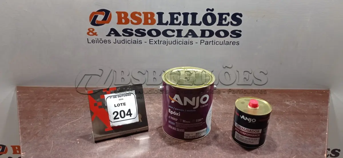 LOTE 204 - 01 LATA DE EPÓXI PDA BRANCO DE 2,7L MARCA E 01 LATA DE CATALIZADOR ESM ALTA PERFORMANCE DE 900ML MARCA ANJO TINTAS. (NO ESTADO) ATENÇÃO! FAZER A VISITAÇÃO ANTES DE ARREMATAR, NÃO SABEMOS SE FUNCIONA, LEILÃO NÃO TEM GARANTIA E NEM DEVOLUÇÃO, SUJEITO A POSSÍVEIS AVARIAS VISÍVEIS/OCULTAS E/OU AUSÊNCIA DE COMPONENTES.