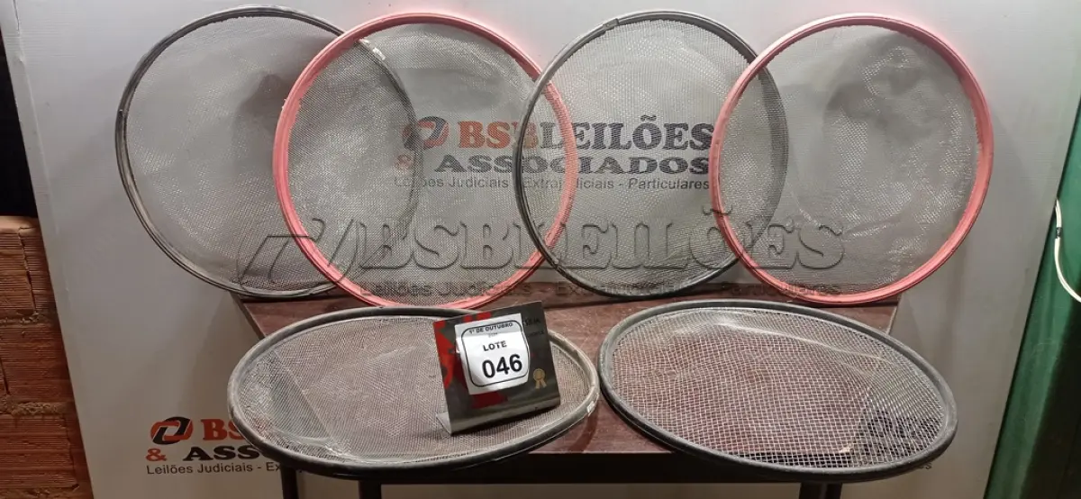 LOTE 046 - 06 PENEIRAS DE PEDREIRO. (NO ESTADO) ATENÇÃO! FAZER A VISITAÇÃO ANTES DE ARREMATAR, NÃO SABEMOS SE FUNCIONA, LEILÃO NÃO TEM GARANTIA E NEM DEVOLUÇÃO, SUJEITO A POSSÍVEIS AVARIAS VISÍVEIS/OCULTAS E/OU AUSÊNCIA DE COMPONENTES.