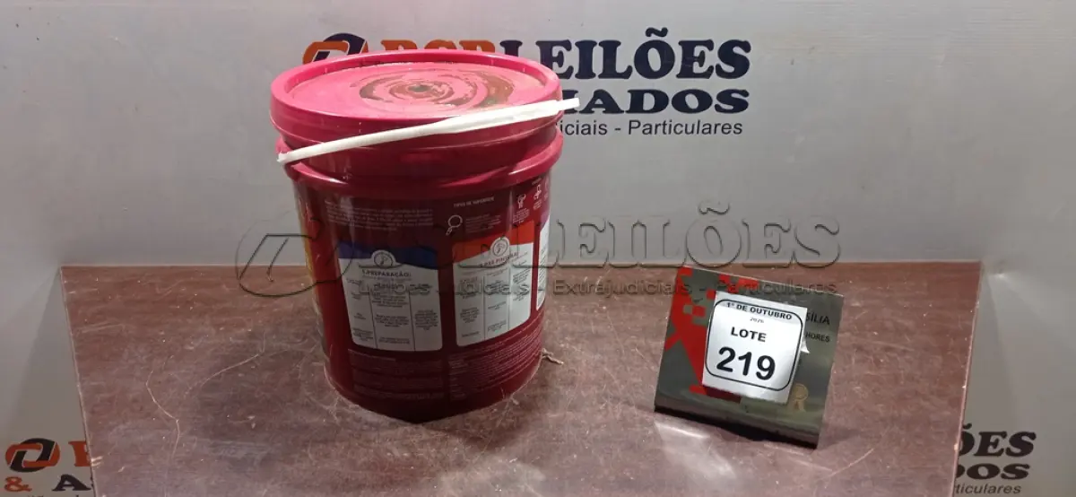 LOTE 219 - 01 BALDE DE TINTA DE PISOS ACRÍLICO PREMIUM 18L NA COR VERMELHO SEGURANÇA FOSCO MARCA RENNER.  (NO ESTADO) ATENÇÃO! FAZER A VISITAÇÃO ANTES DE ARREMATAR, NÃO SABEMOS SE FUNCIONA, LEILÃO NÃO TEM GARANTIA E NEM DEVOLUÇÃO, SUJEITO A POSSÍVEIS AVARIAS VISÍVEIS/OCULTAS E/OU AUSÊNCIA DE COMPONENTES.