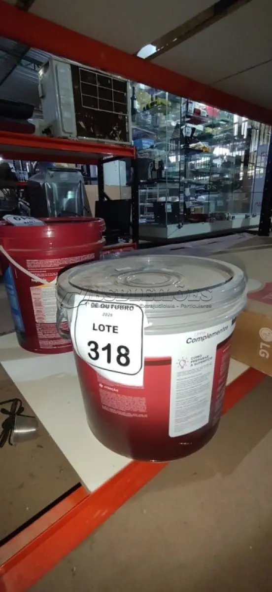 LOTE 318 - 01 BALDE DE TINTA PVA NA COR AREIA DE 16L MARCA MISTERLAR. (NO ESTADO) ATENÇÃO! FAZER A VISITAÇÃO ANTES DE ARREMATAR, NÃO SABEMOS SE FUNCIONA, LEILÃO NÃO TEM GARANTIA E NEM DEVOLUÇÃO, SUJEITO A POSSÍVEIS AVARIAS VISÍVEIS/OCULTAS E/OU AUSÊNCIA DE COMPONENTES.