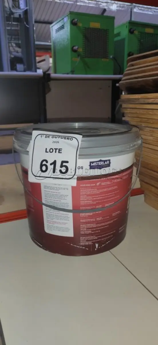 LOTE 615 - 01 BALDE DE TINTA PVA NA COR AREIA DE 16L MARCA MISTERLAR. (NO ESTADO) ATENÇÃO! FAZER A VISITAÇÃO ANTES DE ARREMATAR, NÃO SABEMOS SE FUNCIONA, LEILÃO NÃO TEM GARANTIA E NEM DEVOLUÇÃO, SUJEITO A POSSÍVEIS AVARIAS VISÍVEIS/OCULTAS E/OU AUSÊNCIA DE COMPONENTES.