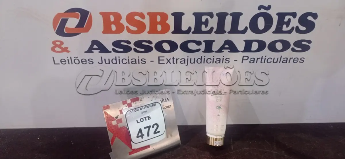 LOTE 472 - 01 CREME LOÇÃO PERFUME DE 236ML MARCA VICTORIA SECRET. (NO ESTADO) ATENÇÃO! FAZER A VISITAÇÃO ANTES DE ARREMATAR, NÃO SABEMOS SE FUNCIONA, LEILÃO NÃO TEM GARANTIA E NEM DEVOLUÇÃO, SUJEITO A POSSÍVEIS AVARIAS VISÍVEIS/OCULTAS E/OU AUSÊNCIA DE COMPONENTES.