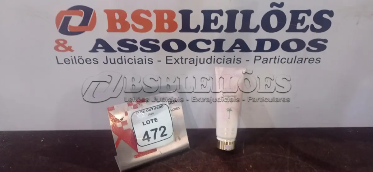 LOTE 472 - 01 CREME LOÇÃO PERFUME DE 236ML MARCA VICTORIA SECRET. (NO ESTADO) ATENÇÃO! FAZER A VISITAÇÃO ANTES DE ARREMATAR, NÃO SABEMOS SE FUNCIONA, LEILÃO NÃO TEM GARANTIA E NEM DEVOLUÇÃO, SUJEITO A POSSÍVEIS AVARIAS VISÍVEIS/OCULTAS E/OU AUSÊNCIA DE COMPONENTES.