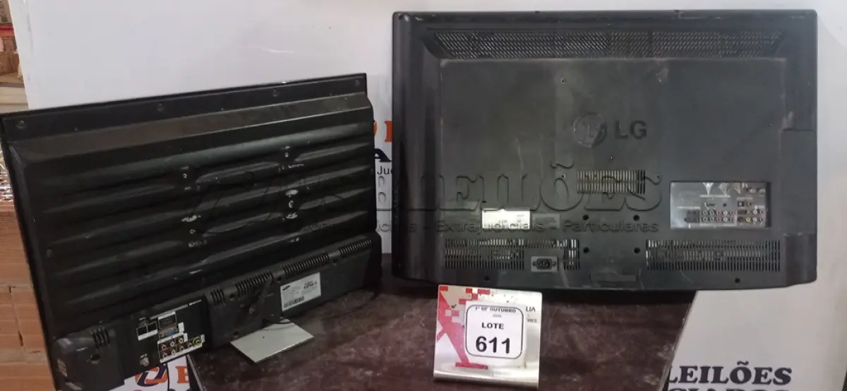 LOTE 611 - 01 TV 37’’ MARCA LG E 01 TV 26’’ MARCA SAMSUNG. (NO ESTADO) ATENÇÃO! FAZER A VISITAÇÃO ANTES DE ARREMATAR, NÃO SABEMOS SE FUNCIONA, LEILÃO NÃO TEM GARANTIA E NEM DEVOLUÇÃO, SUJEITO A POSSÍVEIS AVARIAS VISÍVEIS/OCULTAS E/OU AUSÊNCIA DE COMPONENTES.