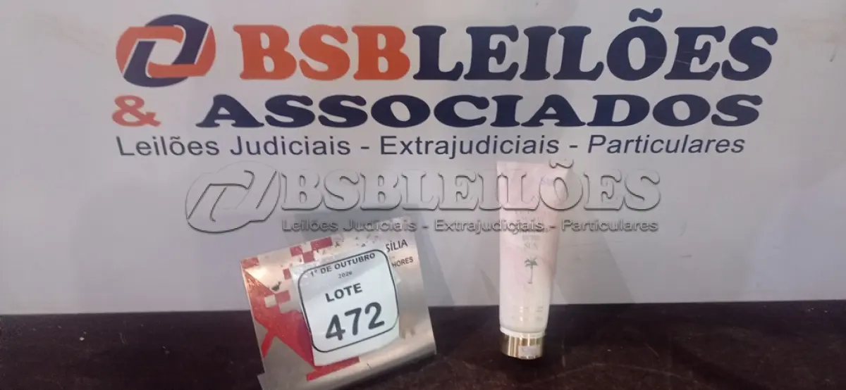 LOTE 472 - 01 CREME LOÇÃO PERFUME DE 236ML MARCA VICTORIA SECRET. (NO ESTADO) ATENÇÃO! FAZER A VISITAÇÃO ANTES DE ARREMATAR, NÃO SABEMOS SE FUNCIONA, LEILÃO NÃO TEM GARANTIA E NEM DEVOLUÇÃO, SUJEITO A POSSÍVEIS AVARIAS VISÍVEIS/OCULTAS E/OU AUSÊNCIA DE COMPONENTES.
