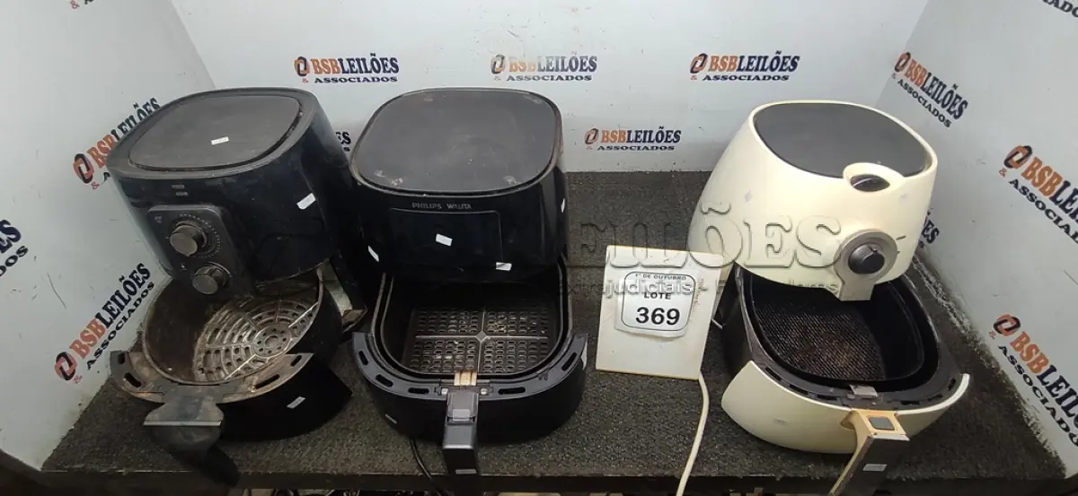 LOTE 369 - 03 AIR FRYERS DE MARCAS E MODELOS DIVERSOS. (NO ESTADO) ATENÇÃO! FAZER A VISITAÇÃO ANTES DE ARREMATAR, NÃO SABEMOS SE FUNCIONA, LEILÃO NÃO TEM GARANTIA E NEM DEVOLUÇÃO, SUJEITO A POSSÍVEIS AVARIAS VISÍVEIS/OCULTAS E/OU AUSÊNCIA DE COMPONENTES.