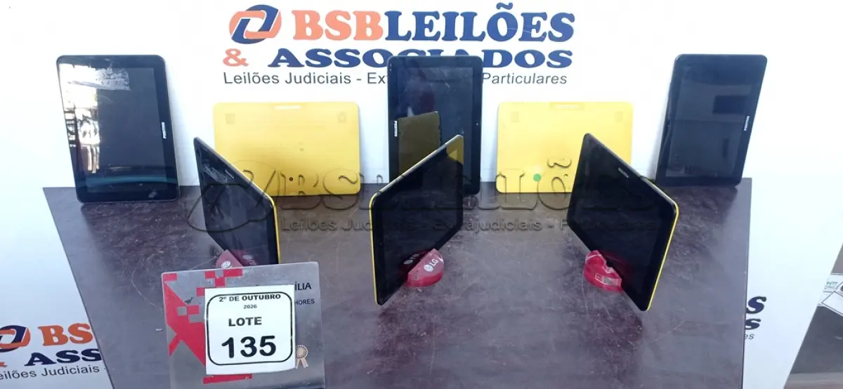 LOTE 135 - 08 TABLETS ESCOLARES MARCA POSITIVO. (NO ESTADO) ATENÇÃO! FAZER A VISITAÇÃO ANTES DE ARREMATAR, NÃO SABEMOS SE FUNCIONA, LEILÃO NÃO TEM GARANTIA E NEM DEVOLUÇÃO, SUJEITO A POSSÍVEIS AVARIAS VISÍVEIS/OCULTAS E/OU AUSÊNCIA DE COMPONENTES.