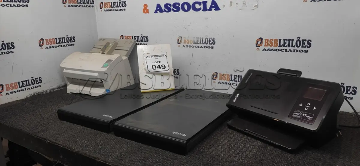 LOTE 049 - 04 SCANNERS DE MARCAS E MODELOS DIVERSOS. (NO ESTADO) ATENÇÃO! FAZER A VISITAÇÃO ANTES DE ARREMATAR, NÃO SABEMOS SE FUNCIONA, LEILÃO NÃO TEM GARANTIA E NEM DEVOLUÇÃO, SUJEITO A POSSÍVEIS AVARIAS VISÍVEIS/OCULTAS E/OU AUSÊNCIA DE COMPONENTES.