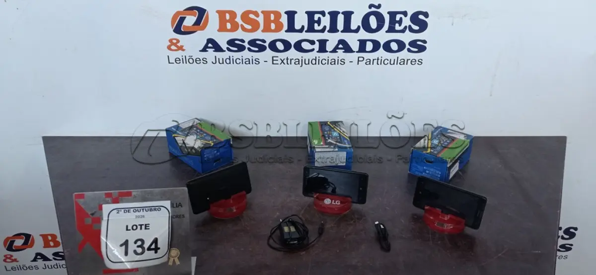 LOTE 134 - 03 CELULARES MODELO LUMIA 625 MARCA NOKIA. (NO ESTADO) ATENÇÃO! FAZER A VISITAÇÃO ANTES DE ARREMATAR, NÃO SABEMOS SE FUNCIONA, LEILÃO NÃO TEM GARANTIA E NEM DEVOLUÇÃO, SUJEITO A POSSÍVEIS AVARIAS VISÍVEIS/OCULTAS E/OU AUSÊNCIA DE COMPONENTES.