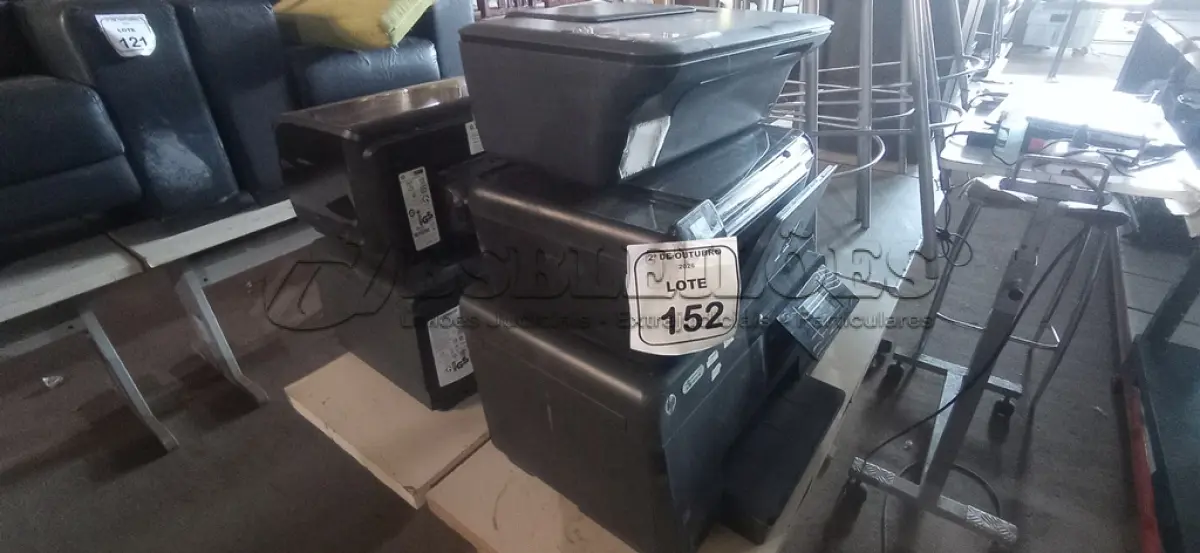 LOTE 152 - 05 IMPRESSORAS DE MODELOS DIVERSOS MARCA HP. (NO ESTADO) ATENÇÃO! FAZER A VISITAÇÃO ANTES DE ARREMATAR, NÃO SABEMOS SE FUNCIONA, LEILÃO NÃO TEM GARANTIA E NEM DEVOLUÇÃO, SUJEITO A POSSÍVEIS AVARIAS VISÍVEIS/OCULTAS E/OU AUSÊNCIA DE COMPONENTES.