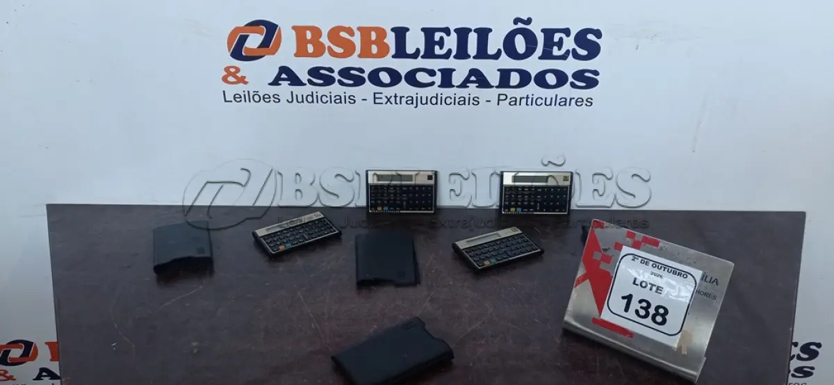 LOTE 138 - 04 CALCULADORAS FINANCEIRAS MODELO 12C GOLD MARCA HP. (NO ESTADO) ATENÇÃO! FAZER A VISITAÇÃO ANTES DE ARREMATAR, NÃO SABEMOS SE FUNCIONA, LEILÃO NÃO TEM GARANTIA E NEM DEVOLUÇÃO, SUJEITO A POSSÍVEIS AVARIAS VISÍVEIS/OCULTAS E/OU AUSÊNCIA DE COMPONENTES.