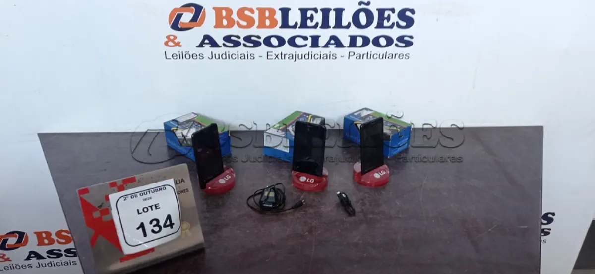 LOTE 134 - 03 CELULARES MODELO LUMIA 625 MARCA NOKIA. (NO ESTADO) ATENÇÃO! FAZER A VISITAÇÃO ANTES DE ARREMATAR, NÃO SABEMOS SE FUNCIONA, LEILÃO NÃO TEM GARANTIA E NEM DEVOLUÇÃO, SUJEITO A POSSÍVEIS AVARIAS VISÍVEIS/OCULTAS E/OU AUSÊNCIA DE COMPONENTES.
