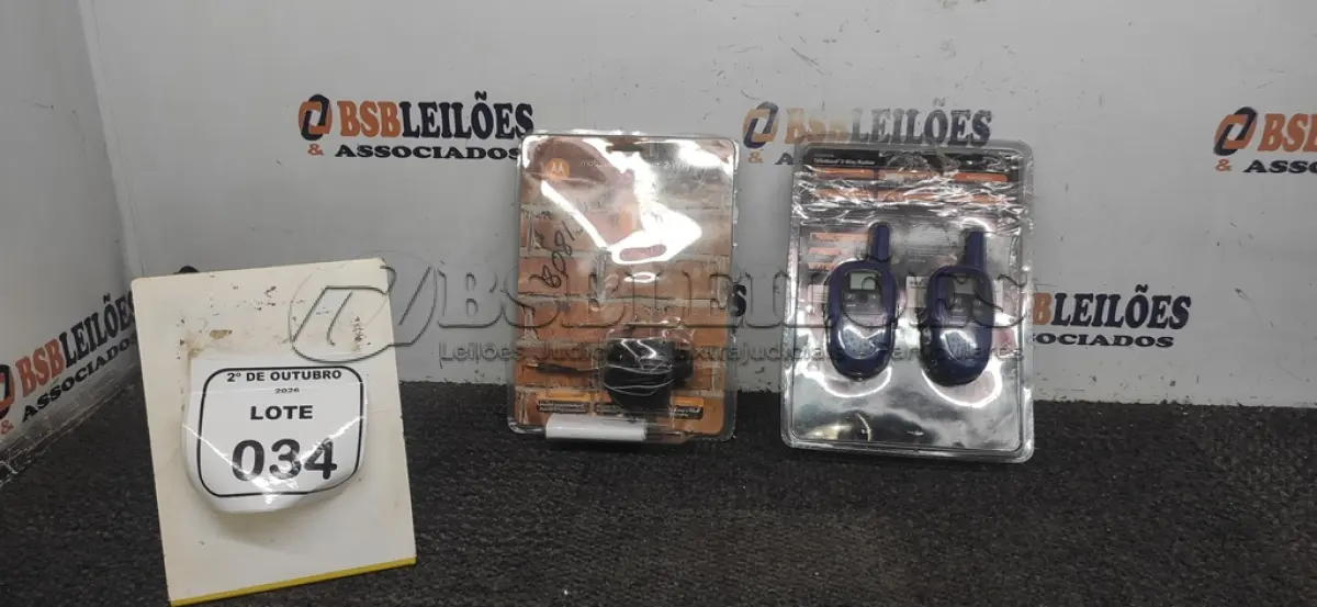 LOTE 034 - 04 RÁDIOS COMUNICADORES COM CARREGADOR MARCA MOTOROLA. (NO ESTADO) ATENÇÃO! FAZER A VISITAÇÃO ANTES DE ARREMATAR, NÃO SABEMOS SE FUNCIONA, LEILÃO NÃO TEM GARANTIA E NEM DEVOLUÇÃO, SUJEITO A POSSÍVEIS AVARIAS VISÍVEIS/OCULTAS E/OU AUSÊNCIA DE COMPONENTES.
