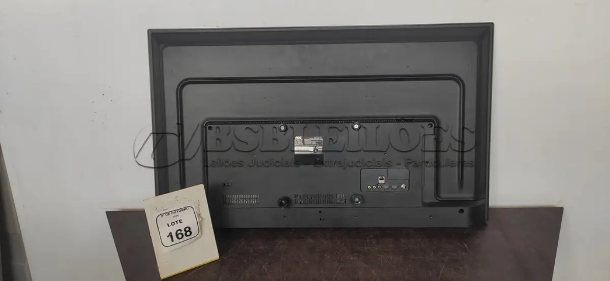 LOTE 168 - 01 TV DE 42’’ MARCA AOC. (NO ESTADO) ATENÇÃO! FAZER A VISITAÇÃO ANTES DE ARREMATAR, NÃO SABEMOS SE FUNCIONA, LEILÃO NÃO TEM GARANTIA E NEM DEVOLUÇÃO, SUJEITO A POSSÍVEIS AVARIAS VISÍVEIS/OCULTAS E/OU AUSÊNCIA DE COMPONENTES.