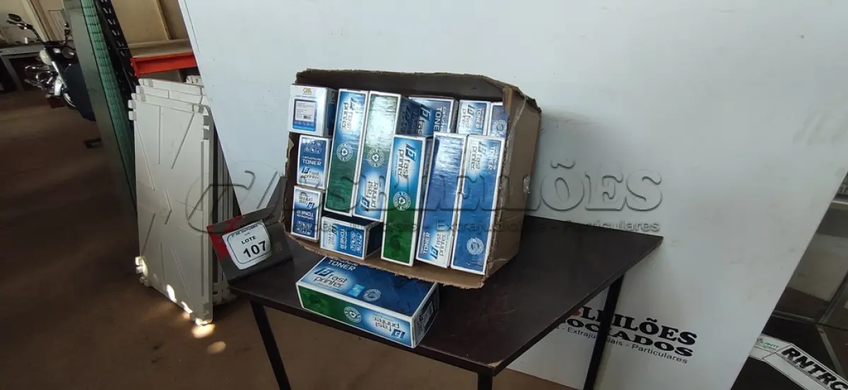 LOTE 107 - 01 LOTE COM VÁRIOS TONNERS DE IMPRESSORAS DE MODELOS DIVERSOS. (NO ESTADO) ATENÇÃO! FAZER A VISITAÇÃO ANTES DE ARREMATAR, NÃO SABEMOS SE FUNCIONA, LEILÃO NÃO TEM GARANTIA E NEM DEVOLUÇÃO, SUJEITO A POSSÍVEIS AVARIAS VISÍVEIS/OCULTAS E/OU AUSÊNCIA DE COMPONENTES.