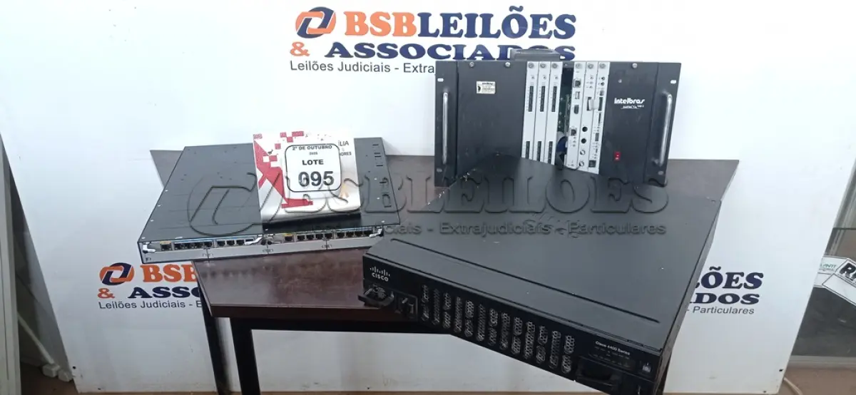 LOTE 095 - 01 CENTRAL TELEFÔNICA MODELO IMPACTA 140R MARCA INTELBRAS, 01 ROTEADOR MODELO 4400 SERIES MARCA CISCO E 01 SWITCH. (NO ESTADO) ATENÇÃO! FAZER A VISITAÇÃO ANTES DE ARREMATAR, NÃO SABEMOS SE FUNCIONA, LEILÃO NÃO TEM GARANTIA E NEM DEVOLUÇÃO, SUJEITO A POSSÍVEIS AVARIAS VISÍVEIS/OCULTAS E/OU AUSÊNCIA DE COMPONENTES.
