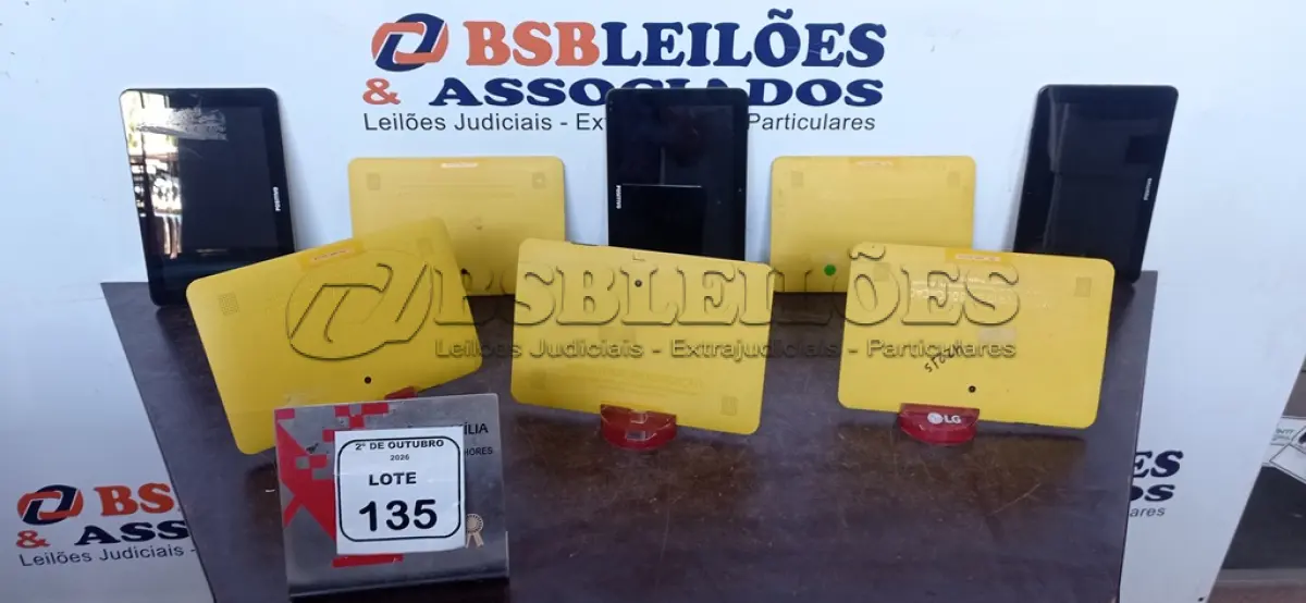 LOTE 135 - 08 TABLETS ESCOLARES MARCA POSITIVO. (NO ESTADO) ATENÇÃO! FAZER A VISITAÇÃO ANTES DE ARREMATAR, NÃO SABEMOS SE FUNCIONA, LEILÃO NÃO TEM GARANTIA E NEM DEVOLUÇÃO, SUJEITO A POSSÍVEIS AVARIAS VISÍVEIS/OCULTAS E/OU AUSÊNCIA DE COMPONENTES.
