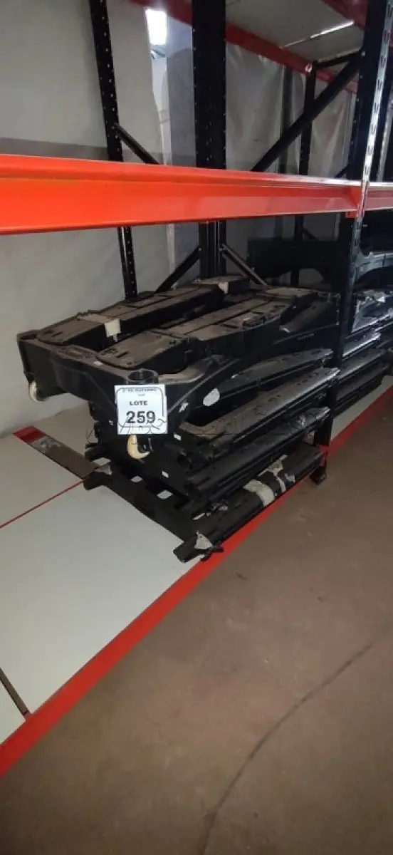 LOTE 259 - 01 PORTAL DETECTOR DE METAL PORTÁTIL. (NO ESTADO) ATENÇÃO! FAZER A VISITAÇÃO ANTES DE ARREMATAR, NÃO SABEMOS SE FUNCIONA, LEILÃO NÃO TEM GARANTIA E NEM DEVOLUÇÃO, SUJEITO A POSSÍVEIS AVARIAS VISÍVEIS/OCULTAS E/OU AUSÊNCIA DE COMPONENTES.