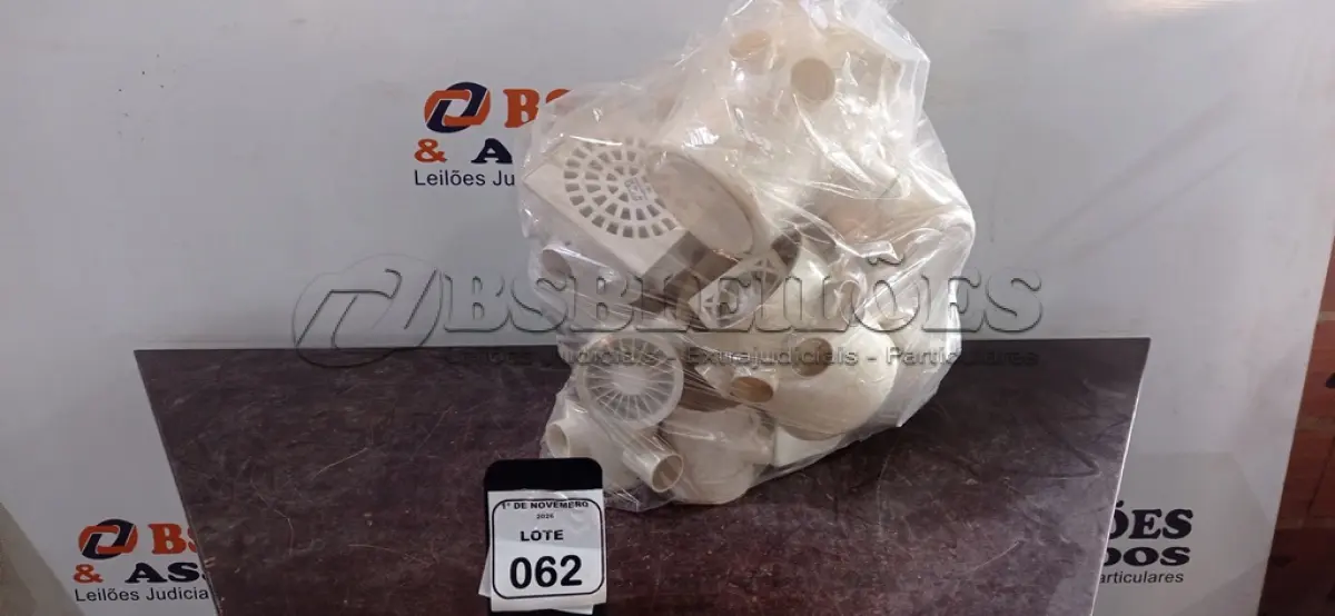 LOTE 062 - 01 LOTE COM VÁRIAS CAIXAS SIFONADAS DE MODELOS DIVERSOS. (NO ESTADO) ATENÇÃO! FAZER A VISITAÇÃO ANTES DE ARREMATAR, NÃO SABEMOS SE FUNCIONA, LEILÃO NÃO TEM GARANTIA E NEM DEVOLUÇÃO, SUJEITO A POSSÍVEIS AVARIAS VISÍVEIS/OCULTAS E/OU AUSÊNCIA DE COMPONENTES.