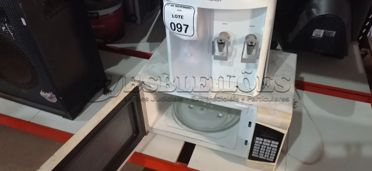 LOTE 097 - 01 PURIFICADOR DE ÁGUA MARCA IBBL E 01 MICRO-ONDAS. (NO ESTADO) ATENÇÃO! FAZER A VISITAÇÃO ANTES DE ARREMATAR, NÃO SABEMOS SE FUNCIONA, LEILÃO NÃO TEM GARANTIA E NEM DEVOLUÇÃO, SUJEITO A POSSÍVEIS AVARIAS VISÍVEIS/OCULTAS E/OU AUSÊNCIA DE COMPONENTES.