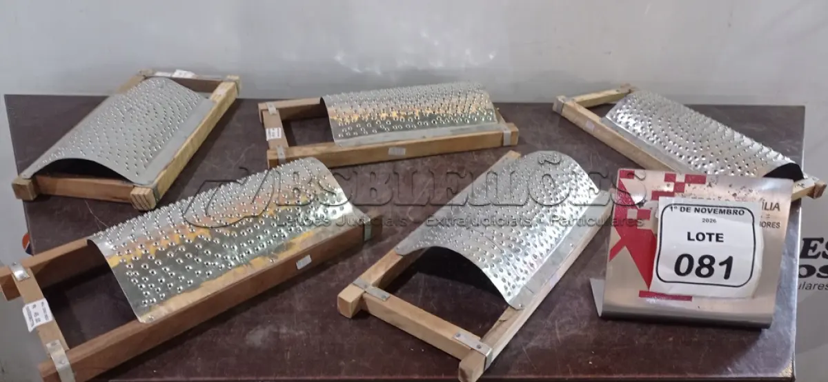 LOTE 081 - 05 RALOS DE ZINCO MÉDIOS. (NO ESTADO) ATENÇÃO! FAZER A VISITAÇÃO ANTES DE ARREMATAR, NÃO SABEMOS SE FUNCIONA, LEILÃO NÃO TEM GARANTIA E NEM DEVOLUÇÃO, SUJEITO A POSSÍVEIS AVARIAS VISÍVEIS/OCULTAS E/OU AUSÊNCIA DE COMPONENTES.