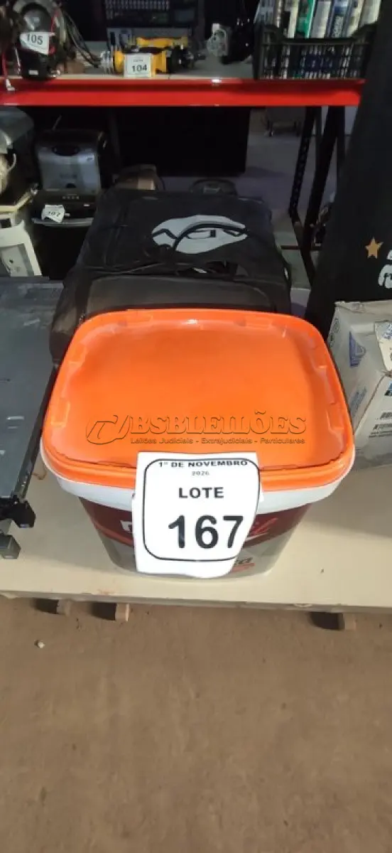 LOTE 167 - 01 BALDE DE TINTA ECONÔMICA NA COR BRANCO NEVE DE 16L MARCA RENOCRIL. (NO ESTADO) ATENÇÃO! FAZER A VISITAÇÃO ANTES DE ARREMATAR, NÃO SABEMOS SE FUNCIONA, LEILÃO NÃO TEM GARANTIA E NEM DEVOLUÇÃO, SUJEITO A POSSÍVEIS AVARIAS VISÍVEIS/OCULTAS E/OU AUSÊNCIA DE COMPONENTES.