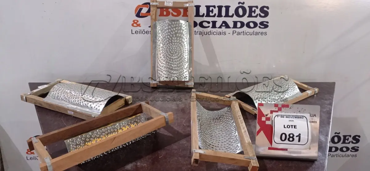 LOTE 081 - 05 RALOS DE ZINCO MÉDIOS. (NO ESTADO) ATENÇÃO! FAZER A VISITAÇÃO ANTES DE ARREMATAR, NÃO SABEMOS SE FUNCIONA, LEILÃO NÃO TEM GARANTIA E NEM DEVOLUÇÃO, SUJEITO A POSSÍVEIS AVARIAS VISÍVEIS/OCULTAS E/OU AUSÊNCIA DE COMPONENTES.