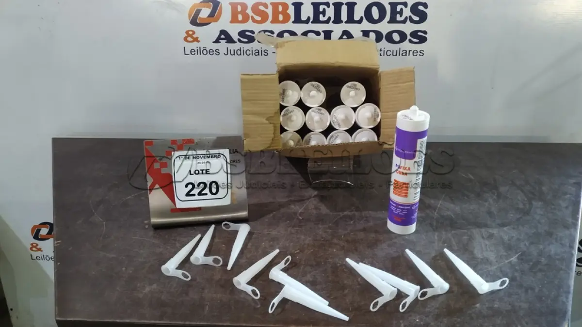 LOTE 220 - 12 UNIDADES DE SELANTE PU FIXA CUBA DE 400G CADA MARCA MONUMENTAL. (NO ESTADO) ATENÇÃO! FAZER A VISITAÇÃO ANTES DE ARREMATAR, NÃO SABEMOS SE FUNCIONA, LEILÃO NÃO TEM GARANTIA E NEM DEVOLUÇÃO, SUJEITO A POSSÍVEIS AVARIAS VISÍVEIS/OCULTAS E/OU AUSÊNCIA DE COMPONENTES.