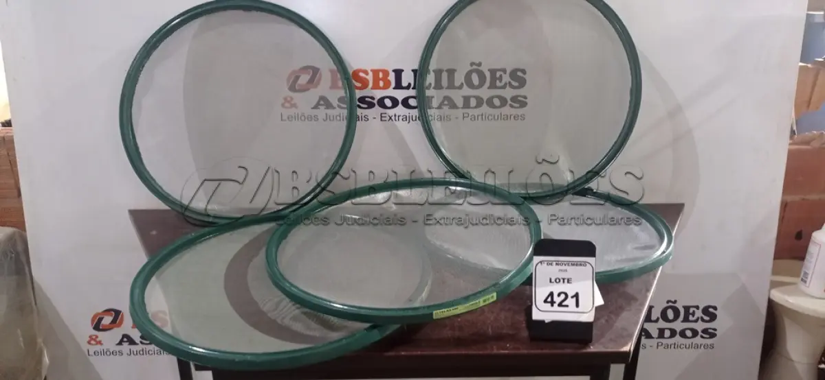LOTE 421 - 05 PENEIRAS DE PEDREIRO. (NO ESTADO) ATENÇÃO! FAZER A VISITAÇÃO ANTES DE ARREMATAR, NÃO SABEMOS SE FUNCIONA, LEILÃO NÃO TEM GARANTIA E NEM DEVOLUÇÃO, SUJEITO A POSSÍVEIS AVARIAS VISÍVEIS/OCULTAS E/OU AUSÊNCIA DE COMPONENTES.