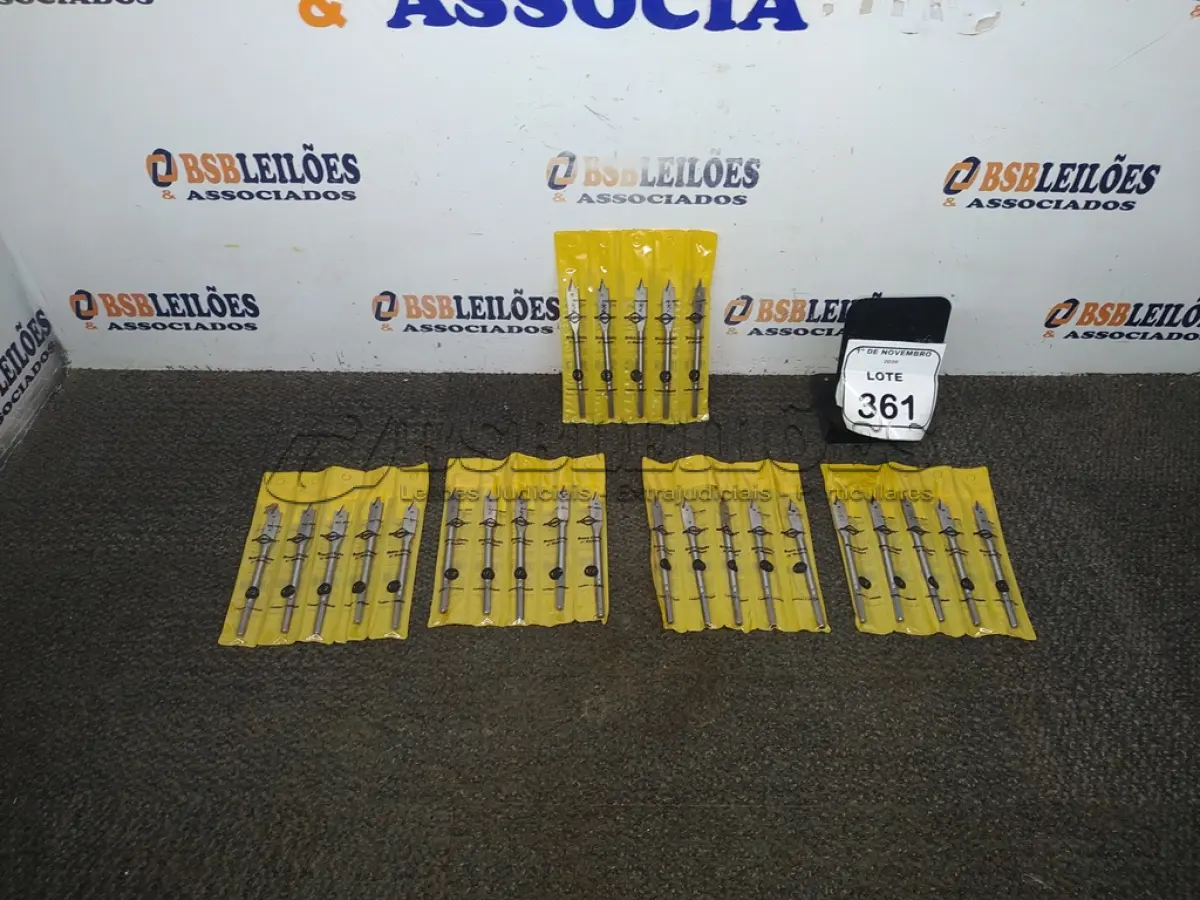 LOTE 361 - 05 JOGOS DE BROCA CHATA PARA MADEIRA COM 05 UNIDADES CADA DE MEDIDAS DIVERSAS MARCA BRASFORT. (NO ESTADO) ATENÇÃO! FAZER A VISITAÇÃO ANTES DE ARREMATAR, NÃO SABEMOS SE FUNCIONA, LEILÃO NÃO TEM GARANTIA E NEM DEVOLUÇÃO, SUJEITO A POSSÍVEIS AVARIAS VISÍVEIS/OCULTAS E/OU AUSÊNCIA DE COMPONENTES.