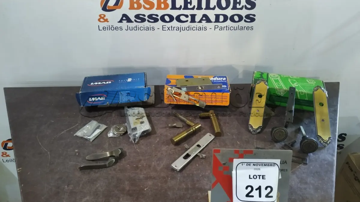 LOTE 212 - 03 FECHADURAS DE MARCAS E MODELOS DIVERSOS. (NO ESTADO) ATENÇÃO! FAZER A VISITAÇÃO ANTES DE ARREMATAR, NÃO SABEMOS SE FUNCIONA, LEILÃO NÃO TEM GARANTIA E NEM DEVOLUÇÃO, SUJEITO A POSSÍVEIS AVARIAS VISÍVEIS/OCULTAS E/OU AUSÊNCIA DE COMPONENTES.