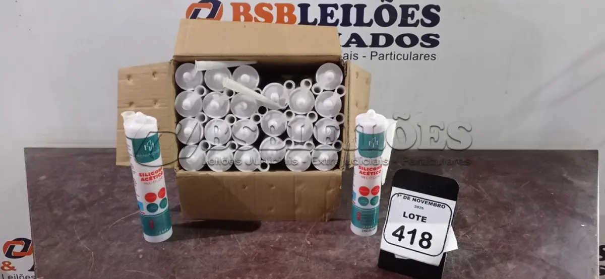 LOTE 418 - 24 UNIDADES DE SILICONE ACÉTICO INCOLOR DE 240G CADA MARCA MONUMENTAL. (NO ESTADO) ATENÇÃO! FAZER A VISITAÇÃO ANTES DE ARREMATAR, NÃO SABEMOS SE FUNCIONA, LEILÃO NÃO TEM GARANTIA E NEM DEVOLUÇÃO, SUJEITO A POSSÍVEIS AVARIAS VISÍVEIS/OCULTAS E/OU AUSÊNCIA DE COMPONENTES.