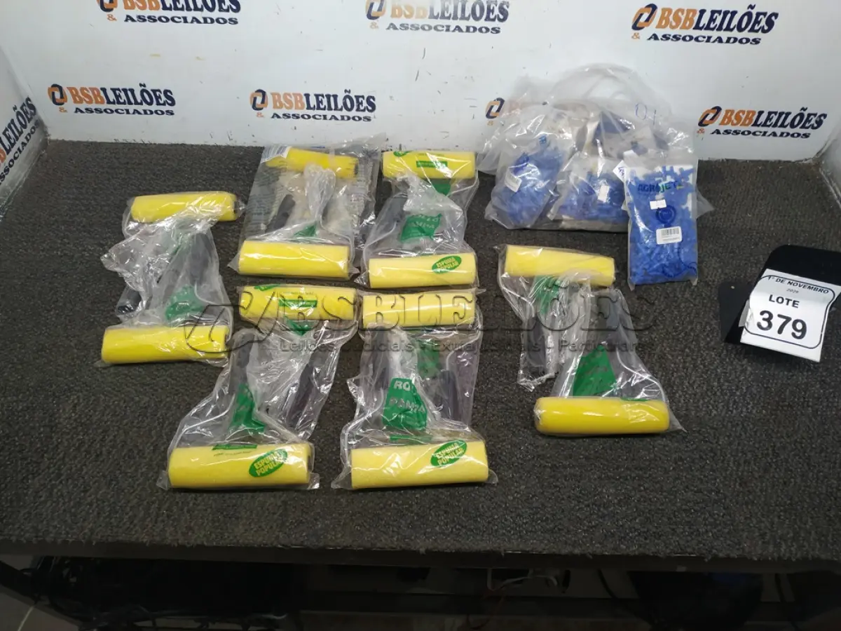 LOTE 379 - 11 ROLOS DE ESPUMA E GRANDE QUANTIDADE DE GOTEJADORES MODELO GA-2 MARCA AGROJET. (NO ESTADO) ATENÇÃO! FAZER A VISITAÇÃO ANTES DE ARREMATAR, NÃO SABEMOS SE FUNCIONA, LEILÃO NÃO TEM GARANTIA E NEM DEVOLUÇÃO, SUJEITO A POSSÍVEIS AVARIAS VISÍVEIS/OCULTAS E/OU AUSÊNCIA DE COMPONENTES.