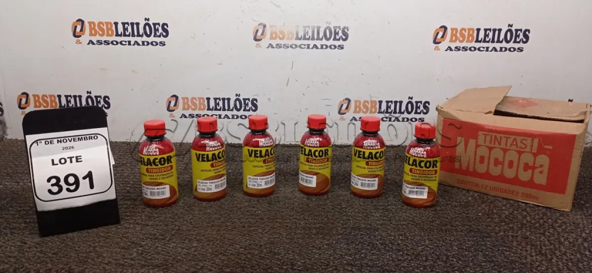 LOTE 391 - 12 FRASCOS DE TINGIDOR PARA COLORAÇÃO DE VERNIZ E SELADORA PARA MADEIRA NA COR MOGNO DE 200ML CADA MARCA MOCOCA. (NO ESTADO) ATENÇÃO! FAZER A VISITAÇÃO ANTES DE ARREMATAR, NÃO SABEMOS SE FUNCIONA, LEILÃO NÃO TEM GARANTIA E NEM DEVOLUÇÃO, SUJEITO A POSSÍVEIS AVARIAS VISÍVEIS/OCULTAS E/OU AUSÊNCIA DE COMPONENTES.