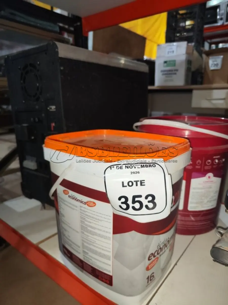 LOTE 353 - 01 BALDE DE SELADOR ACRÍLICO DE 16L MARCA RENOCRIL. (NO ESTADO) ATENÇÃO! FAZER A VISITAÇÃO ANTES DE ARREMATAR, NÃO SABEMOS SE FUNCIONA, LEILÃO NÃO TEM GARANTIA E NEM DEVOLUÇÃO, SUJEITO A POSSÍVEIS AVARIAS VISÍVEIS/OCULTAS E/OU AUSÊNCIA DE COMPONENTES.