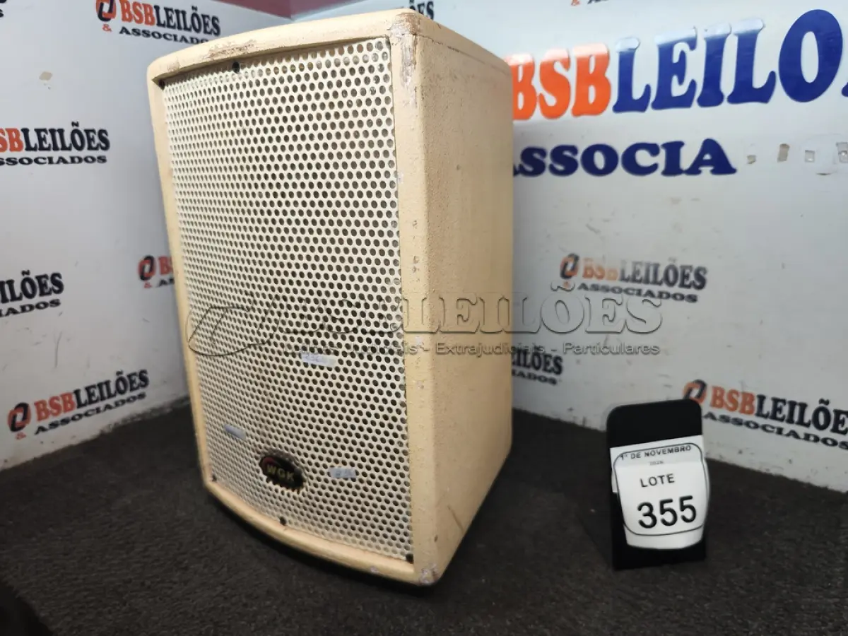 LOTE 355 - 01 CAIXA DE SOM PASSIVA MARCA WGK. (NO ESTADO) ATENÇÃO! FAZER A VISITAÇÃO ANTES DE ARREMATAR, NÃO SABEMOS SE FUNCIONA, LEILÃO NÃO TEM GARANTIA E NEM DEVOLUÇÃO, SUJEITO A POSSÍVEIS AVARIAS VISÍVEIS/OCULTAS E/OU AUSÊNCIA DE COMPONENTES.