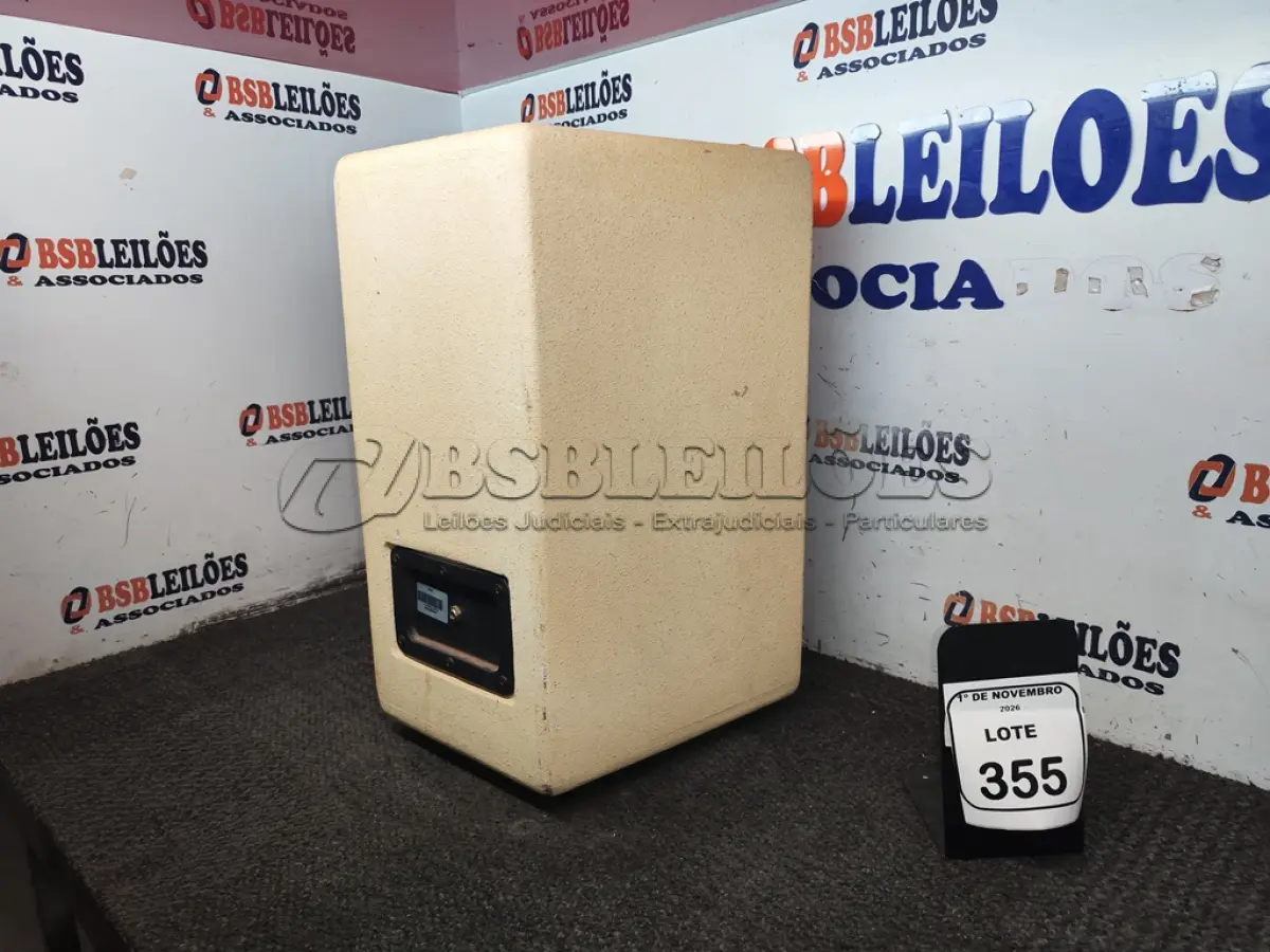 LOTE 355 - 01 CAIXA DE SOM PASSIVA MARCA WGK. (NO ESTADO) ATENÇÃO! FAZER A VISITAÇÃO ANTES DE ARREMATAR, NÃO SABEMOS SE FUNCIONA, LEILÃO NÃO TEM GARANTIA E NEM DEVOLUÇÃO, SUJEITO A POSSÍVEIS AVARIAS VISÍVEIS/OCULTAS E/OU AUSÊNCIA DE COMPONENTES.