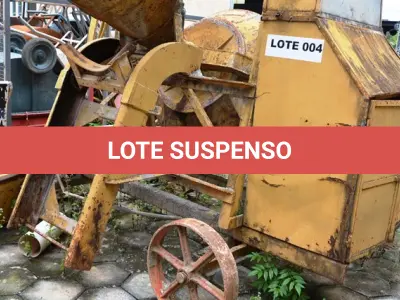 LOTE 004 - 01 BETONEIRA INDUSTRIAL C/ MOTOR (AMARELA). (NO ESTADO)