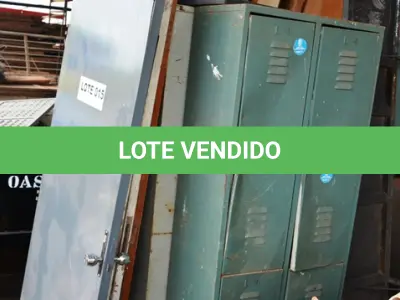 LOTE 015 - 04 ROUPEIROS DE AÇO E 05 PORTAS EM MADEIRA. (NO ESTADO)