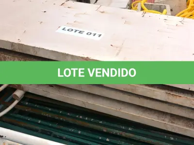 LOTE 011 - 04 PAINÉIS DE FERRO NA COR BRANCA. (NO ESTADO)