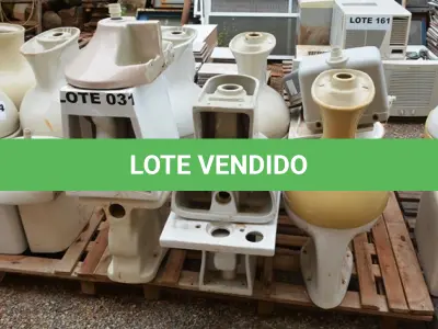 LOTE 031 - 01 LOTE CONTENDO 07 VASOS SANITÁRIOS E CAIXAS ACOPLADAS  E 02 CUBAS. (NO ESTADO) (02 PEÇAS RETIRADAS)
