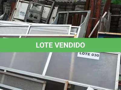 LOTE 030 - 01 LOTE CONTENDO JANELAS EM FERRO C/VIDROS. (NO ESTADO)