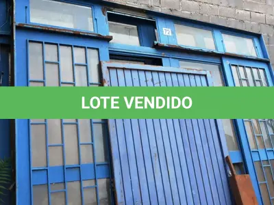 LOTE 006 - 02 PORTAS EM FERRO NA COR AZUL 01 PORTA EM FERRO PEQUENA NA COR AZUL. (NO ESTADO)