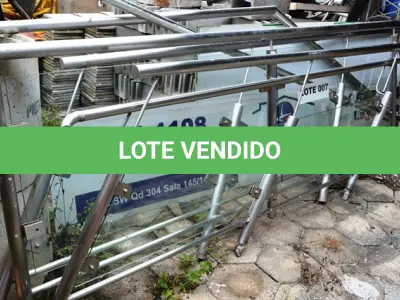 LOTE 007 - 01 LOTE CONTENDO CORRIMÃO EM INOX COM VIDROS. (NO ESTADO)